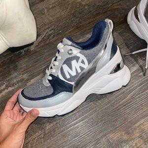 Brand new michael kors sneakers in 7US